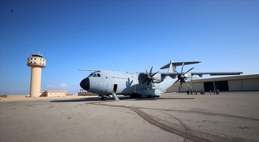 Türkiye'den Gazze'ye tıbbi malzeme götüren askeri uçak Mısır'a vardı
