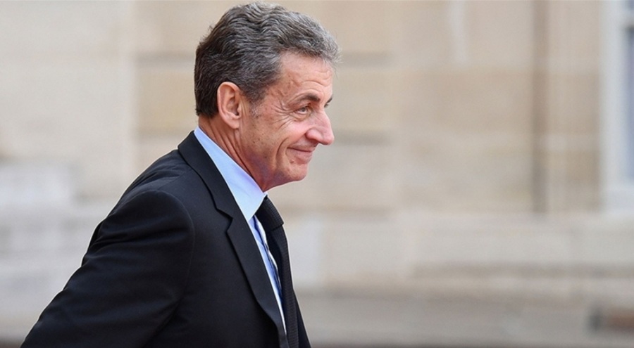 Eski Fransa Cumhurbaşkanı'na hapis cezası