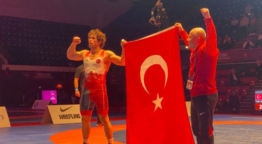 Milli güreşçi Selçuk Can, Avrupa şampiyonu!