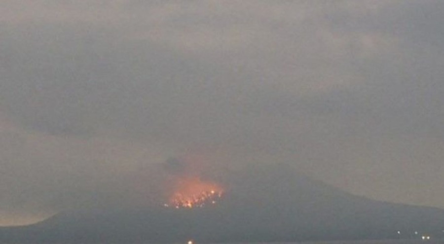 Japonya'daki yanardağ patladı