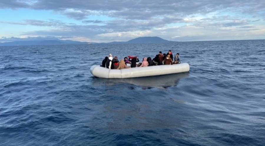 İzmir açıklarında kaçak göçmenler kurtarıldı