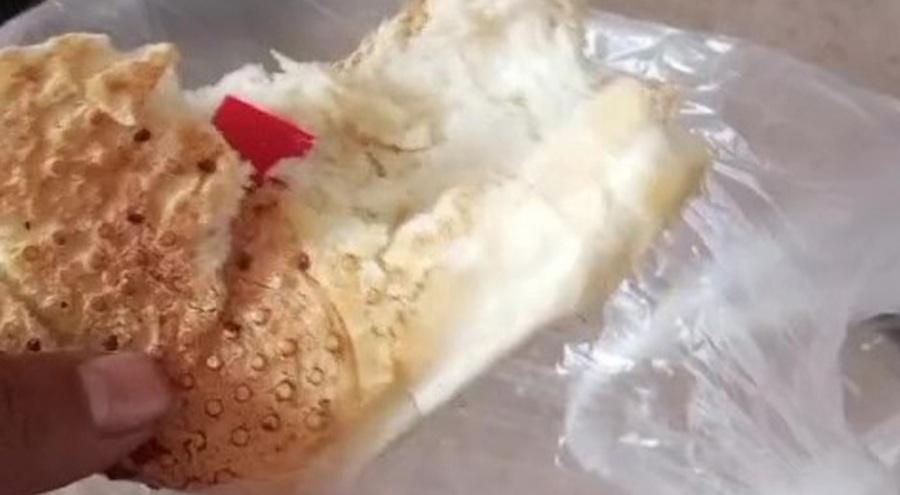 Denizli'de ekmekten plastik çıktı