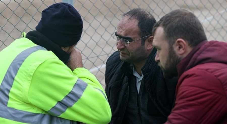 Göçük altında kalan 9 işçinin yakınları bekleyişine devam ediyor