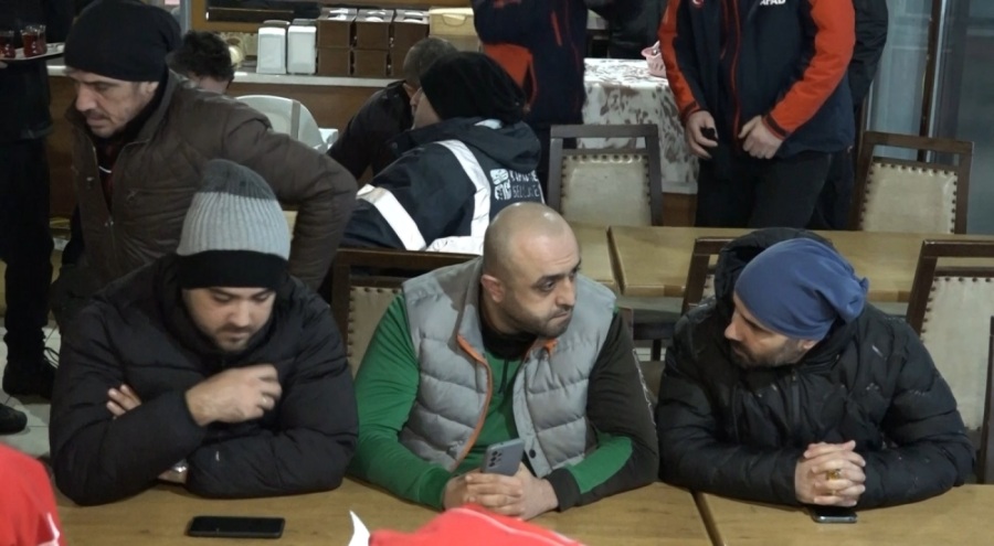 Batan gemide bulunanların yakınları Bursa'da umutla bekliyor!