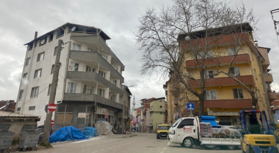 Bursa Orhaneli ilçesinde trafik düzenlemesi yapılıyor