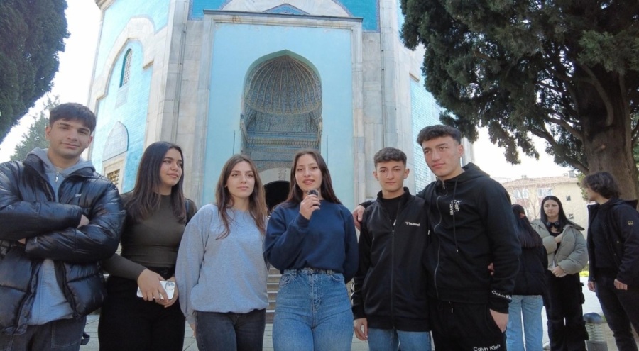 Bursa'da "Geçmişten Geleceğe Ecdadın İzinde Şehir İçi Kültür Gezileri" düzenlendi