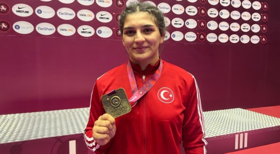 Altın madalya kazanan Nesrin Baş: Hedefim her zaman İstiklal Marşımızı okutmak