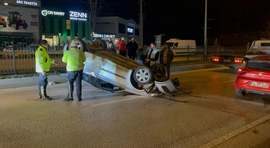 Bursa'da kontrolden çıkan otomobil takla attı!