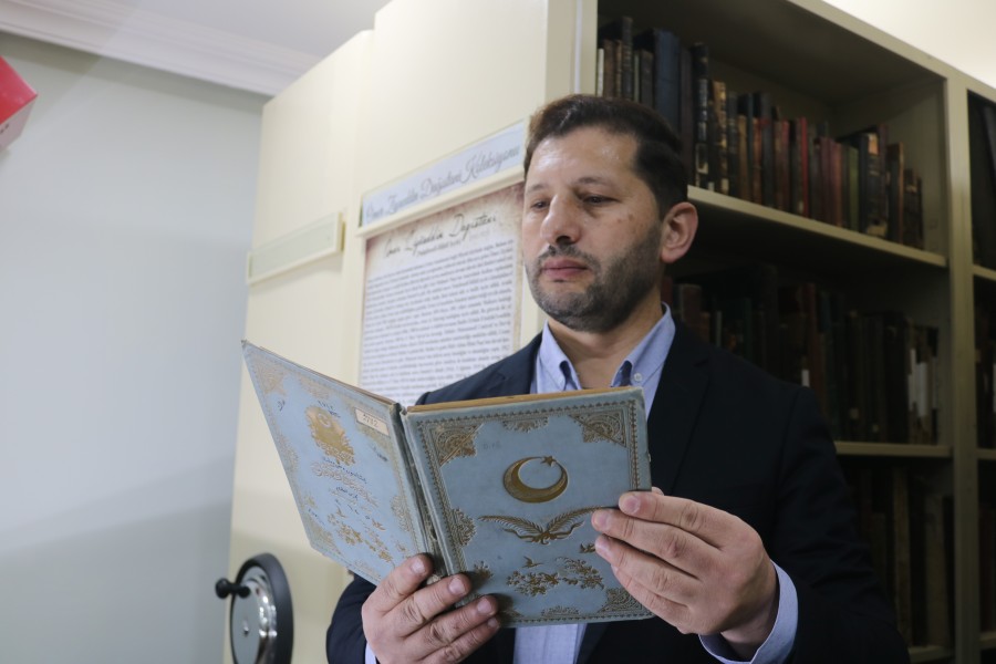 Bursa'da yüzlerce yıllık el yazması ve nadir eserlere sahip çıkılıyor