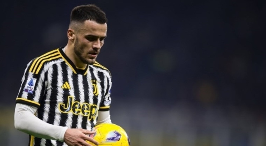 Fenerbahçe ve Galatasaray transferde karşı karşıya