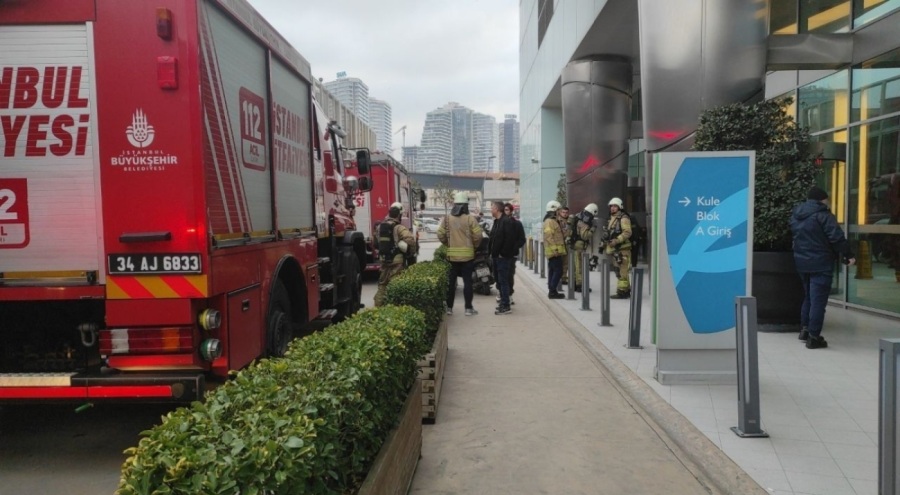 İstanbul'da bir rezidansta korkutan yangın!