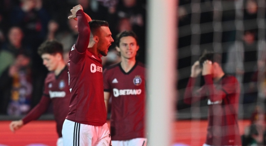 Galatasaray'ın rakibi Sparta Prag kendi evinde galip!