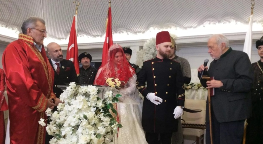 2. Abdülhamid'in torunu İstanbul'da evlendi: İlber Ortaylı nikah şahidi oldu