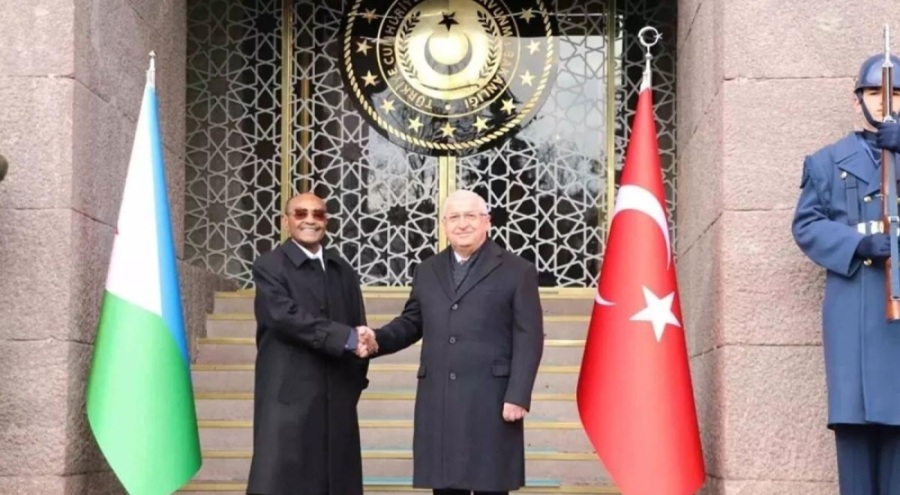 Bakan Güler, Cibutili mevkidaşı ile bir araya geldi