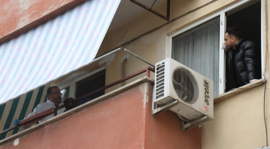 Evinin balkonunda silahla vurulmuş halde ölü bulundu