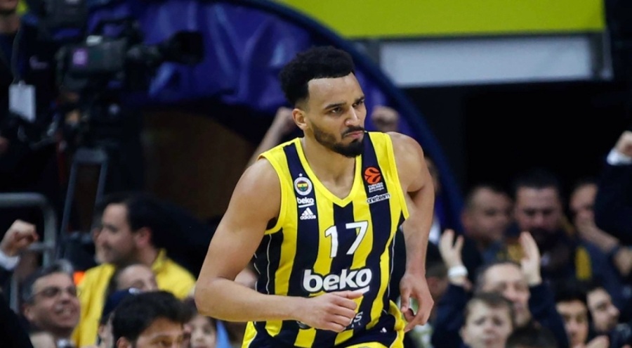 Fenerbahçe Beko'da, Amine Noua'nın sözleşmesi uzatıldı