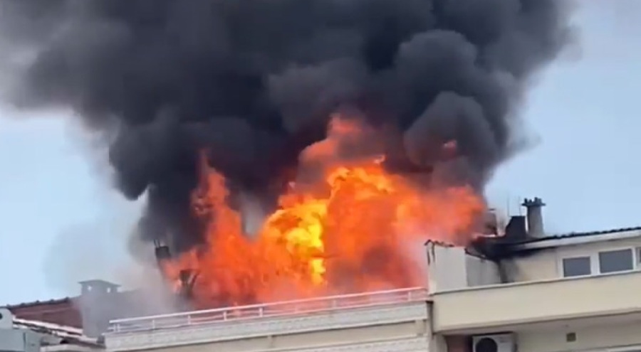 Çatı yangını korkuttu