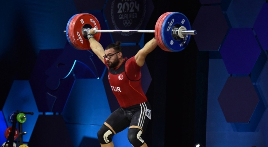 Milli halterci Onur Demirci Avrupa ikincisi!