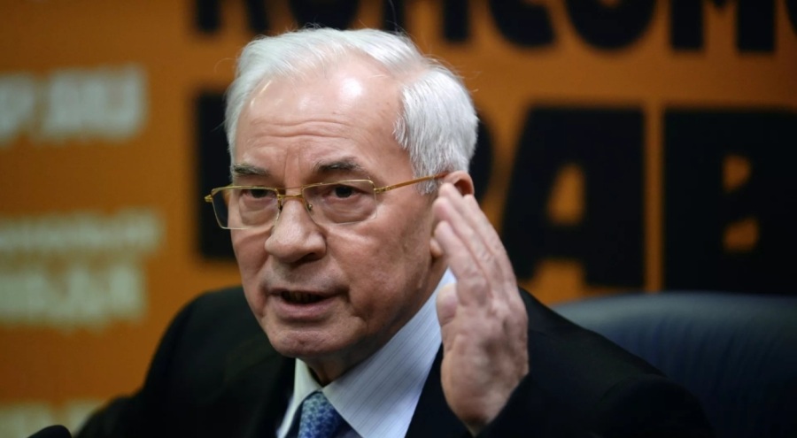 Azarov: Ukrayna yozlaştı ve dağıldı