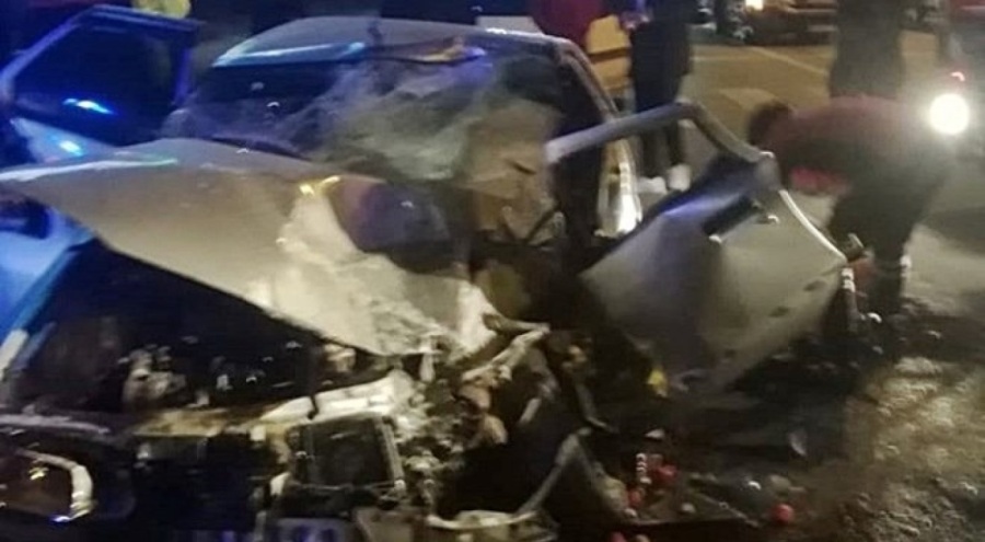 Yolcu otobüsü ile otomobil çarpıştı: 5 yaralı