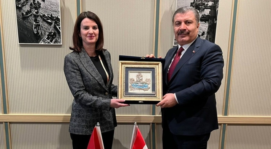 Bakan Koca, Arnavut mevkidaşı ile görüştü!