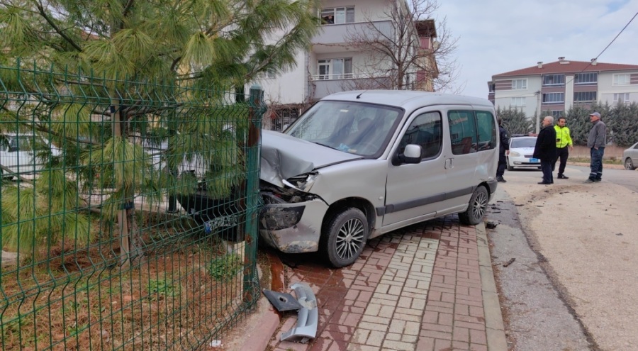 Bursa'da öğrenci servisi kaza yaptı! Çok sayıda yaralı