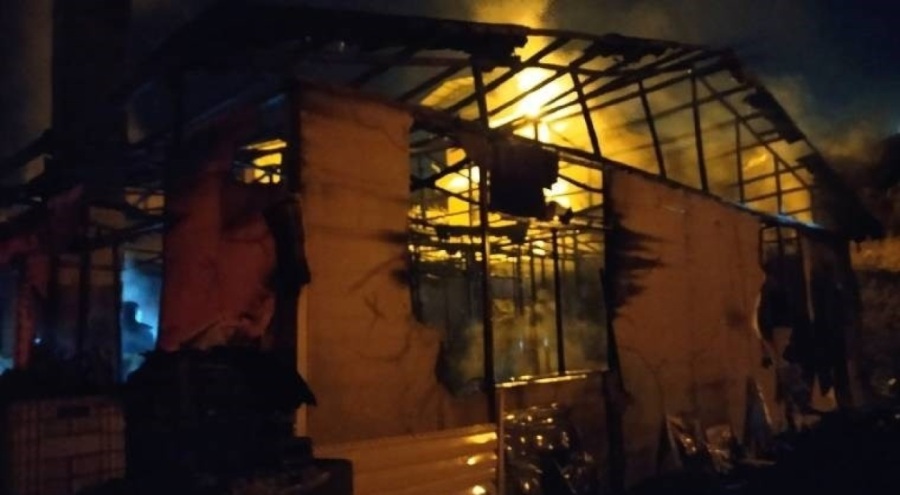 Elektrik kontağından yangın çıktı! 3 ev kül oldu