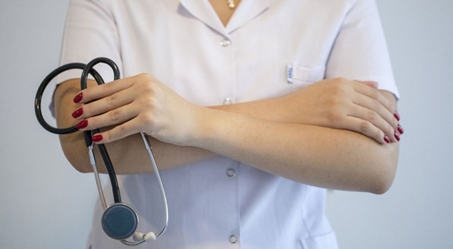 Sağlıkta sözleşmeli personel sayısını 36 bine çıkaracak yasa teklifi Meclis'te kabul edildi