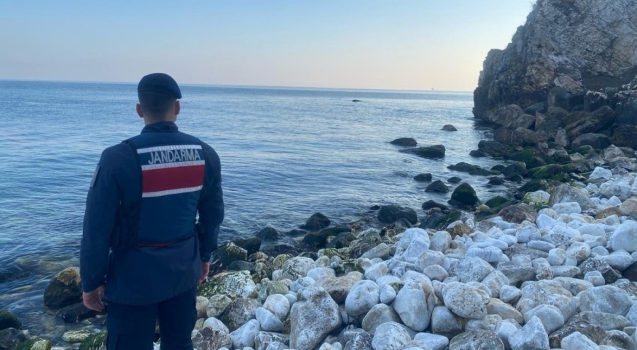 Marmara Denizi'nde batan geminin mürettebatını arama çalışmaları 8. gününde sürüyor