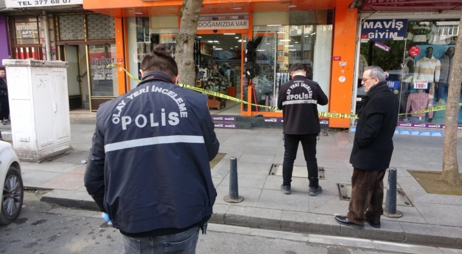 Silahlı gençler sağa sola ateş açtı