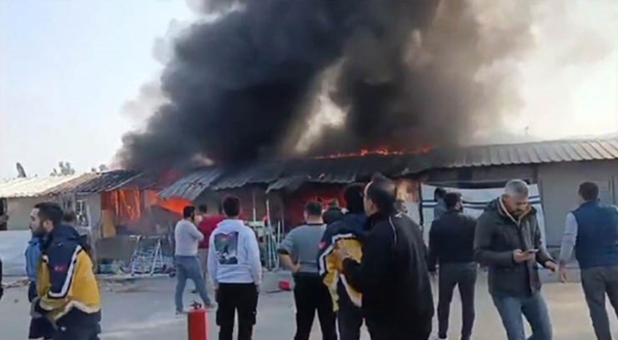 Hatay'da konteyner yangını