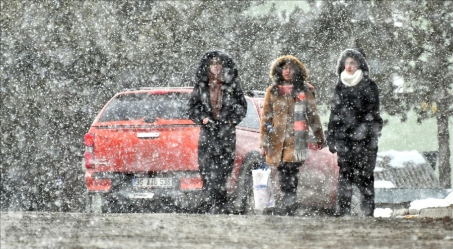 Kars'ta kar etkili oldu