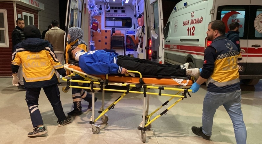 Bursa'da motosiklet bisikletle çarpıştı: Çok sayıda yaralı!