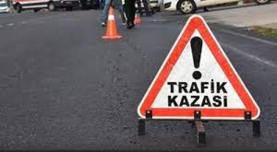 Bursa'da servis minibüsü cipe çarptı!