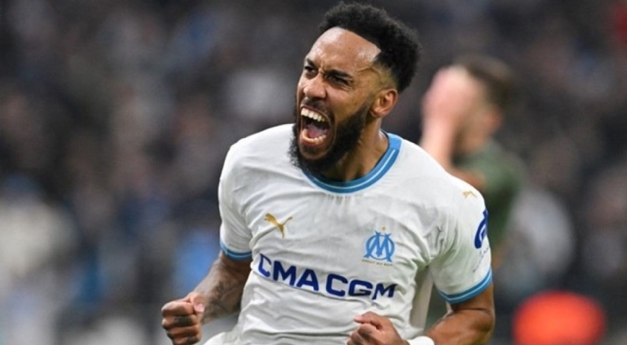 Pierre-Emerick Aubameyang tarihe adını yazdırdı