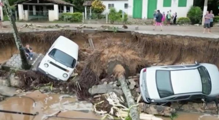Brezilya'da sel ve toprak kaymasında 8 kişi yaşamını yitirdi