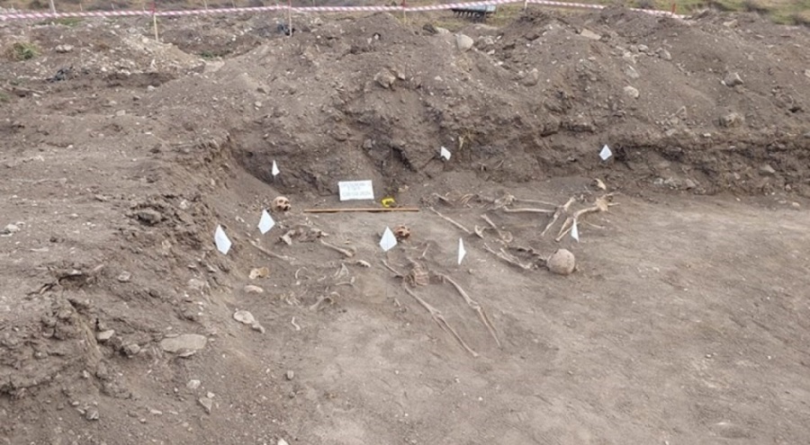 Hocalı'da toplu mezar bulundu