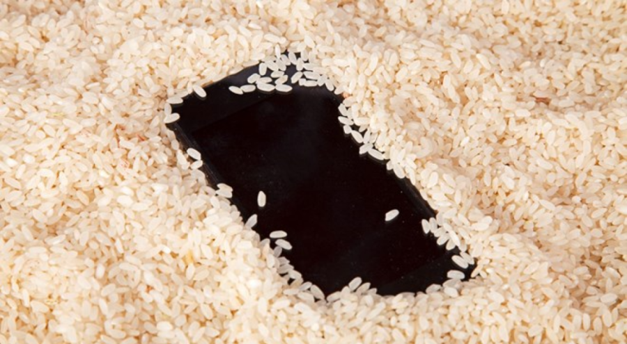 Apple'dan ıslak telefonu pirince koymayın uyarısı yapıldı