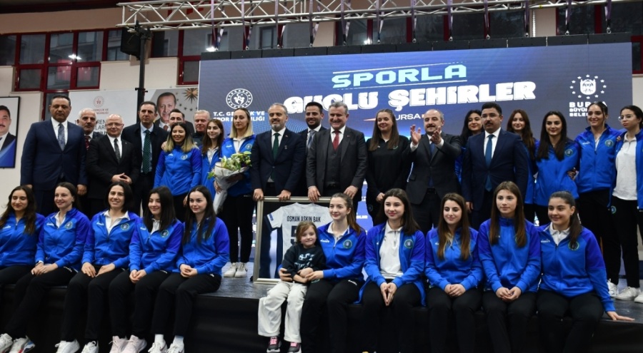 Gençlik ve Spor Bakanı Bak, Bursa'da sporcularla buluştu!