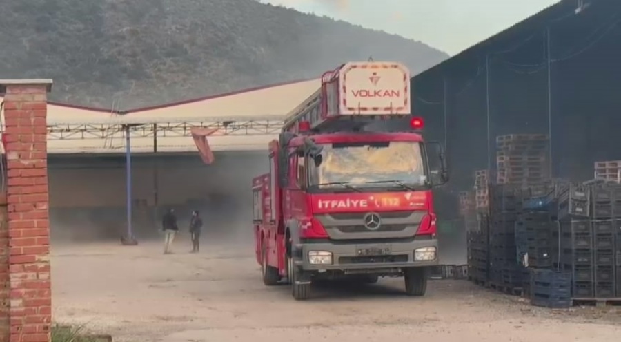 Bursa'da bir kişi babasının iş yerini yaktı!