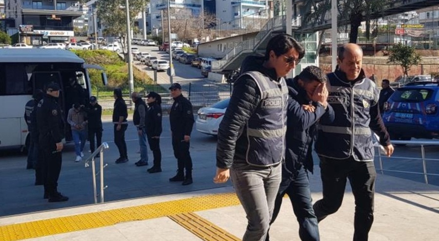 Bir kişinin öldüğü bir kişinin yaralandığı silahlı saldırıda 3 kişiye tutuklama