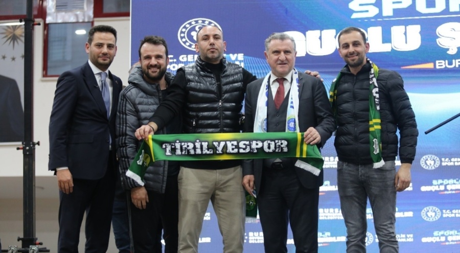 Gençlik ve Spor Bakanı Osman Aşkın Bak, Mudanya'da sporcularla buluştu