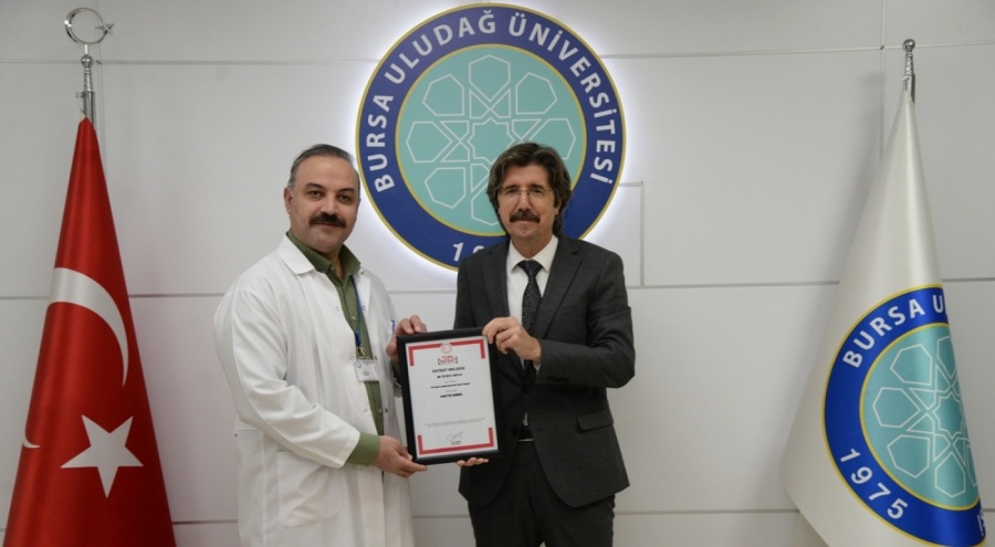 Bursa'daki akademisyen geliştirdi! Gül yağı bakterilerle savaşacak
