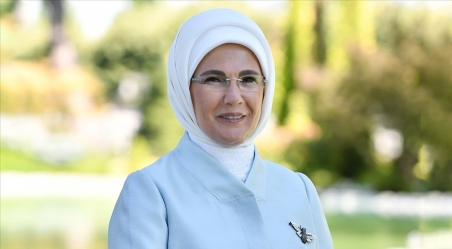 Emine Erdoğan'dan Berat Kandili mesajı