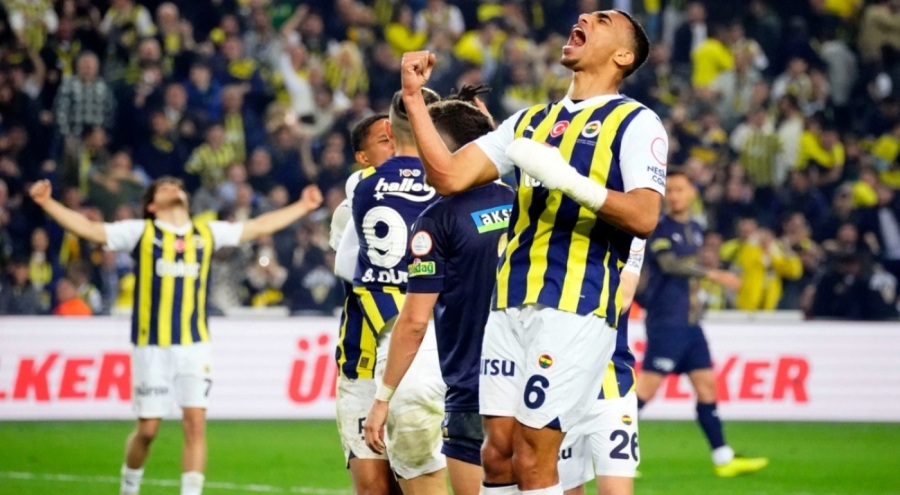 Fenerbahçe'de Alexander Djiku cezalı duruma düştü