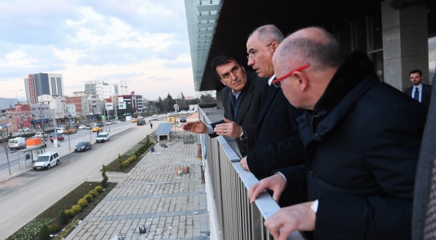 Efkan Ala'dan Osmangazi Meydanı'nı ziyaret etti