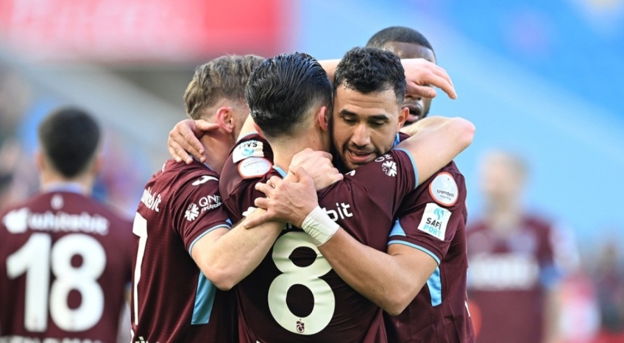 Trabzonspor, Adana Demirspor karşısında 3 puanı tek golle elde etti