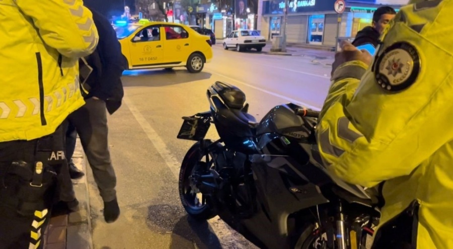 Bursa'da hatalı dönüş kazaya yol açtı!