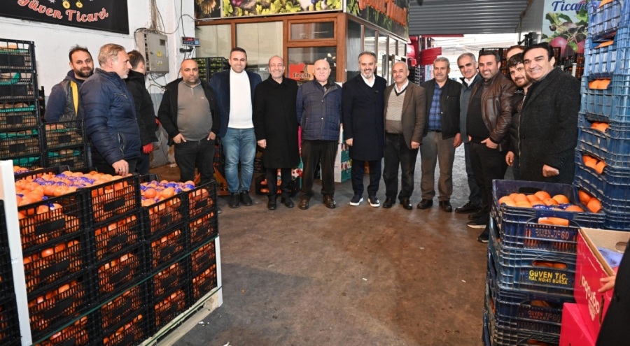 Bursa Büyükşehir Belediye Başkanı Aktaş, hal esnafını ziyaret etti