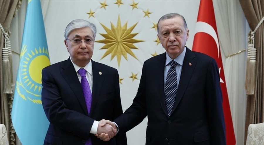 Cumhurbaşkanı Erdoğan Tokayev ile görüştü
